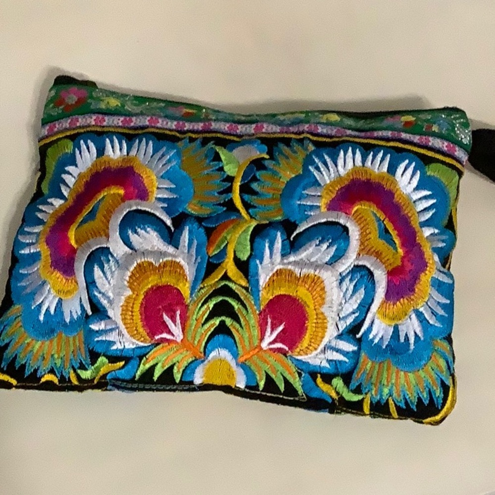 Embroidered zippered wristlet